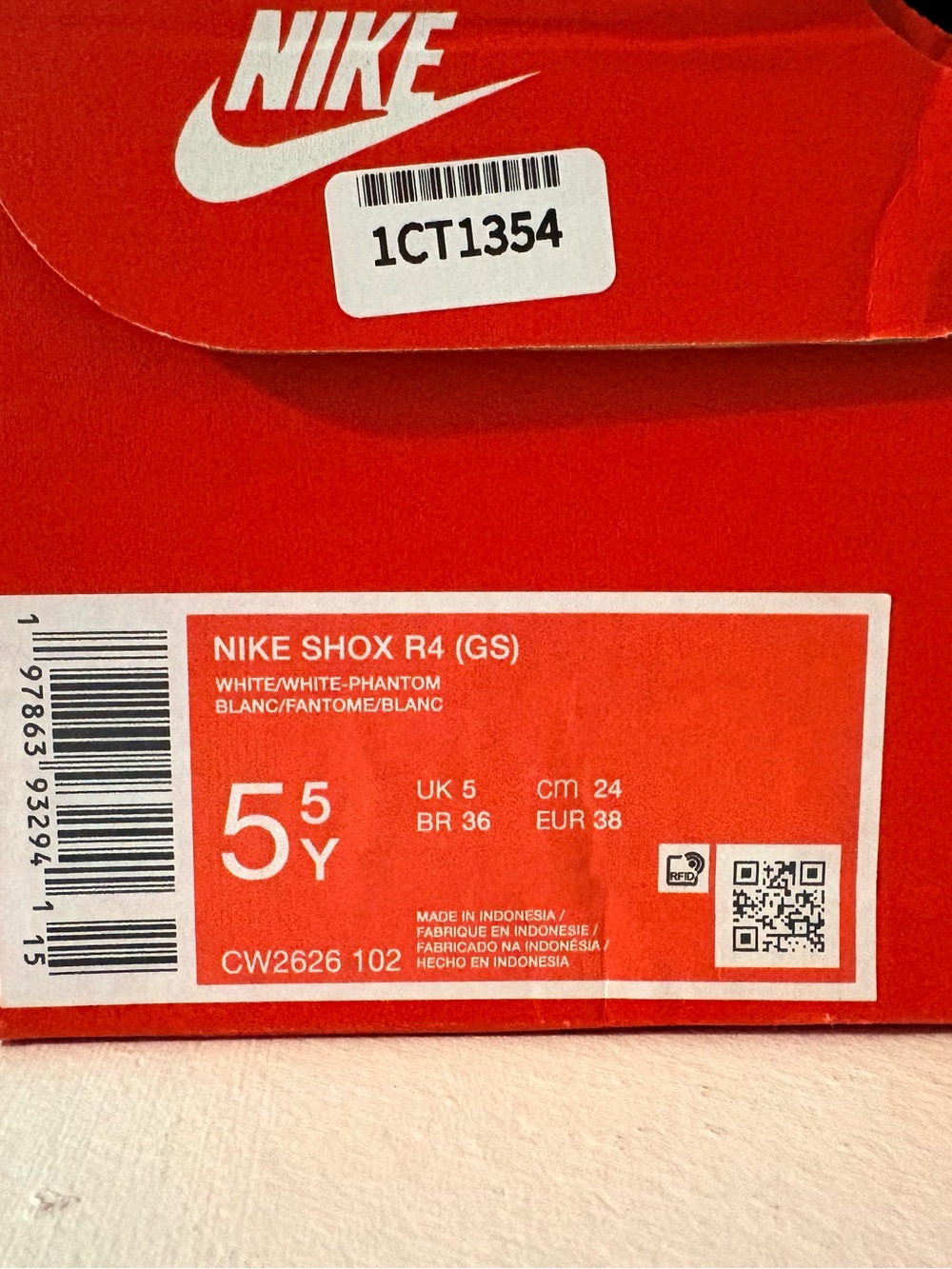 Nike White Shox Low-Top Sneakers - Picture 5 of 5